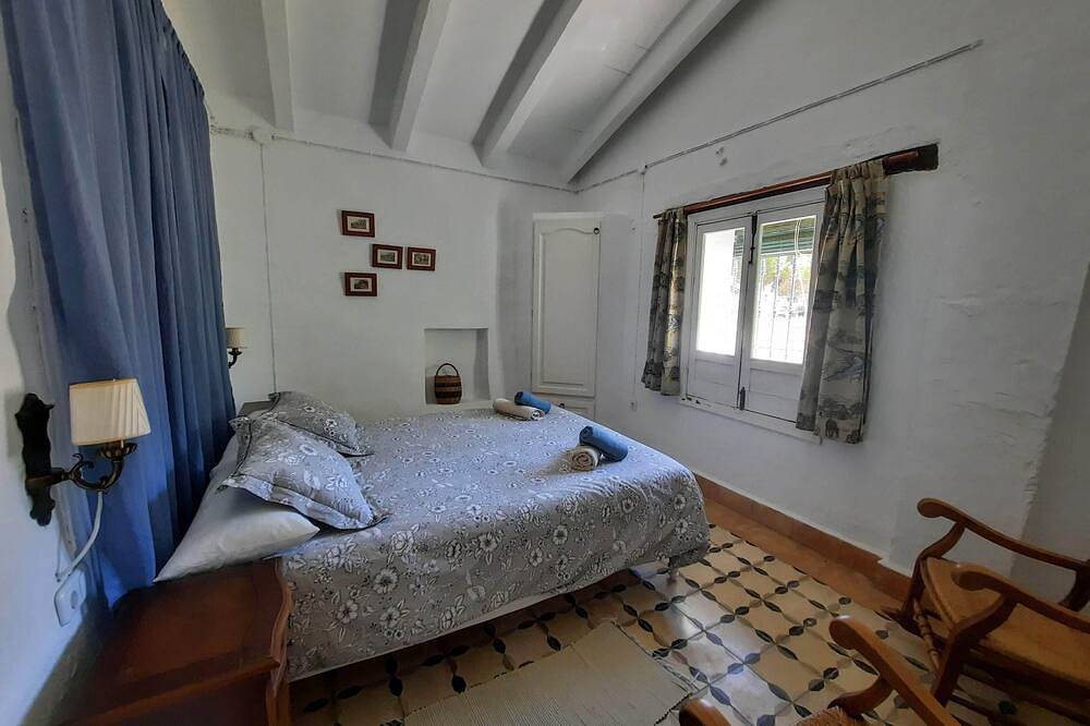Cute shepherd's house from 1892, with swimming pool, 4p in Puerto Serrano, White Villages