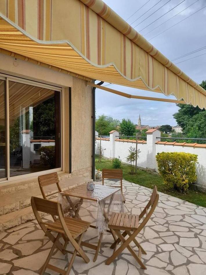 Cottage for 4 people, with Terrace and Garden as well as View in Bergerac