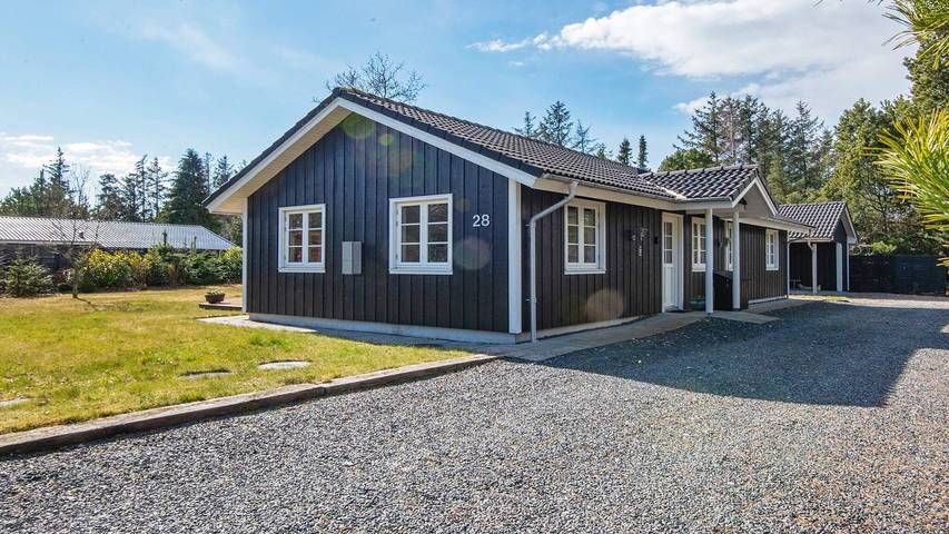 Ferieudlejning for 9 personer, med terrasse i Trend