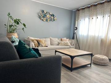Gîte pour 6 personnes, avec terrasse dans Aiglemont