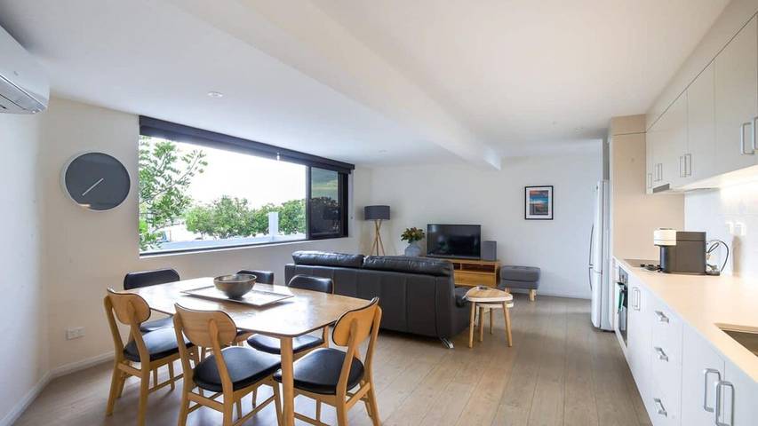 Holiday letting for 4 people, with balcony/terrace in South Coast NSW