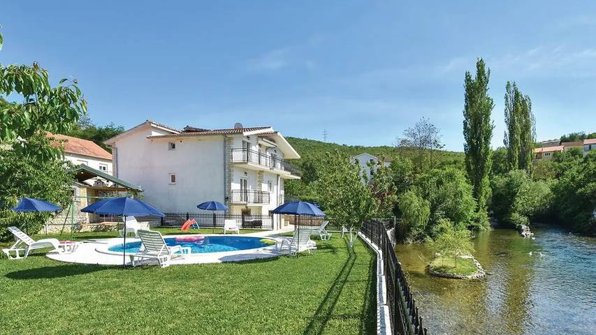 Ferienhaus für 8 Personen, mit Pool und Terrasse - 1