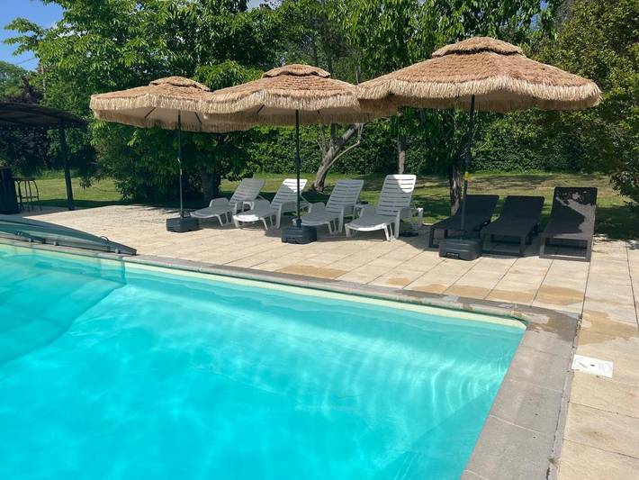 Gîte pour 3 personnes, avec jardin ainsi que piscine et vue, animaux acceptés à Saint-Justin (Gers)