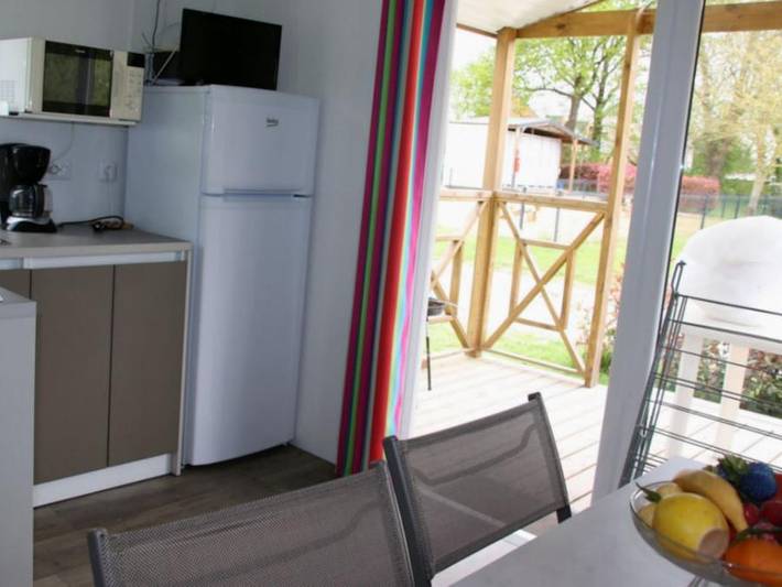 Camping Paradis d'Arvor - Mobilheim 4 personen - 2 Schlafzimmer mit Terrasse in Ambon, Côte des Mégalithes