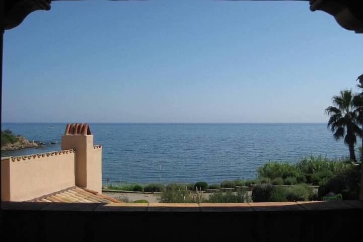 Location de vacances pour 13 personnes, avec Balcon ainsi que Jardin et Piscine dans Plage de Bonne Terrasse