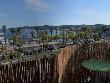 Gîte pour 8 personnes, avec vue et balcon dans Port Du Lavandou