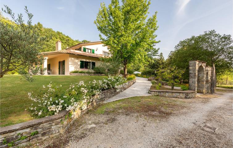 Apartamento Piscina Jardín con Parking in Umbertide, Valtiberina
