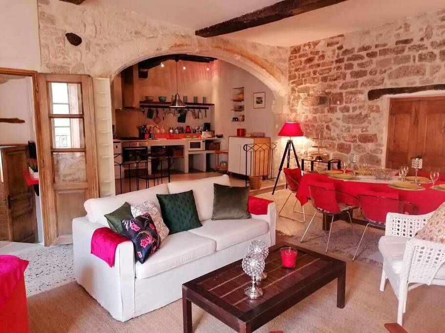 La Maison d’Helene & Antoine à Bonnieux Xii siècle in Bonnieux, Parc naturel régional du Luberon