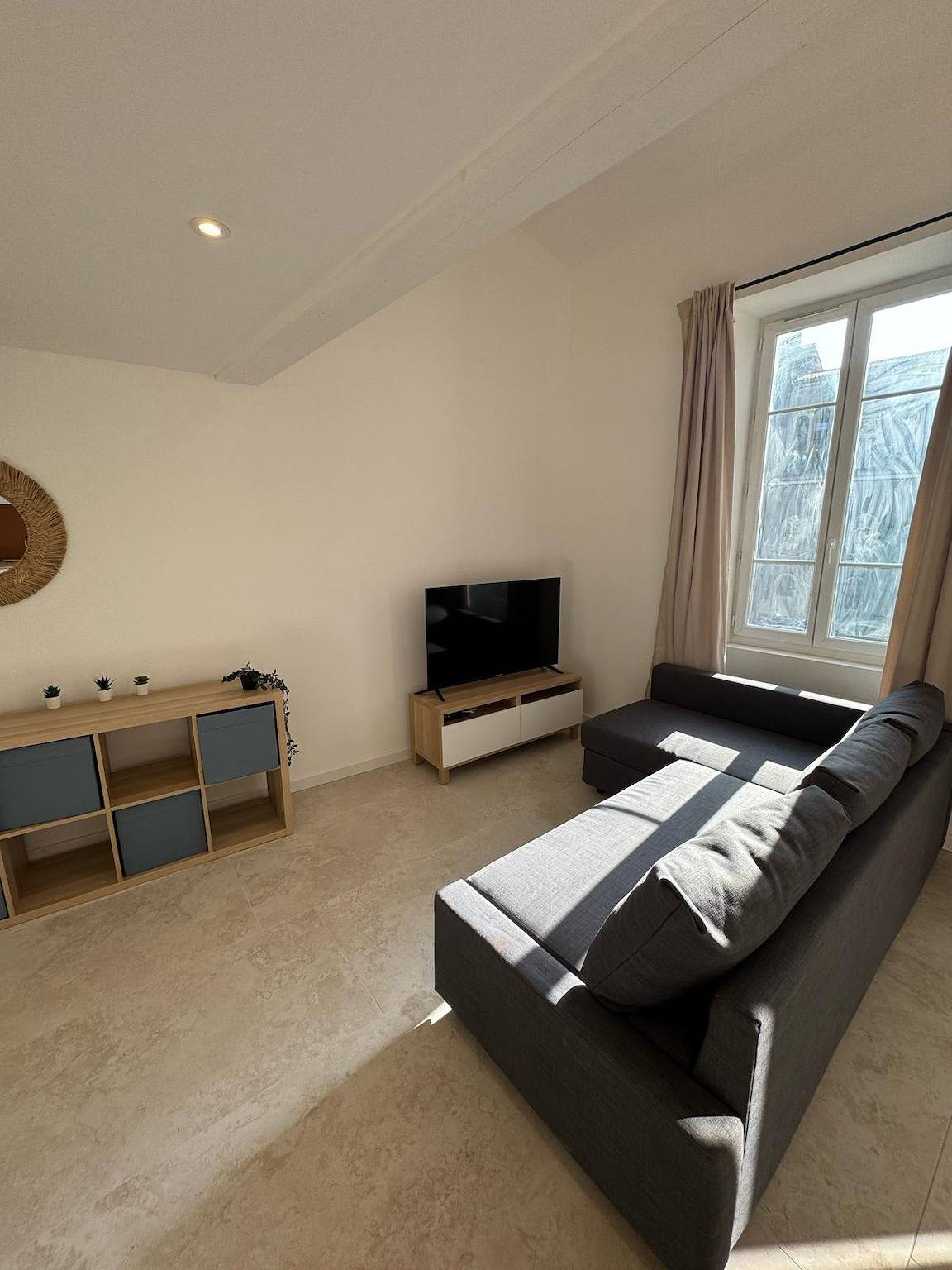 Apartamento entero, Spacious renovated apartment in the heart of Nîmes in Nimes, Region de Nimes