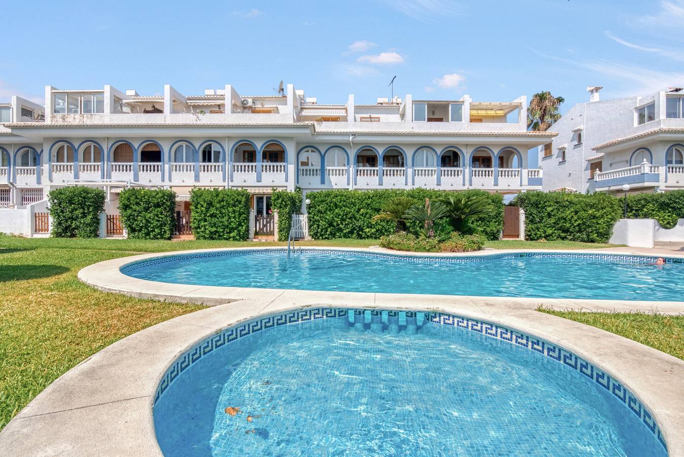 Apartamento entero, Apartamento 'Love Chill' con piscina compartida, Wi-Fi y aire acondicionado in Almadraba, Costa Blanca