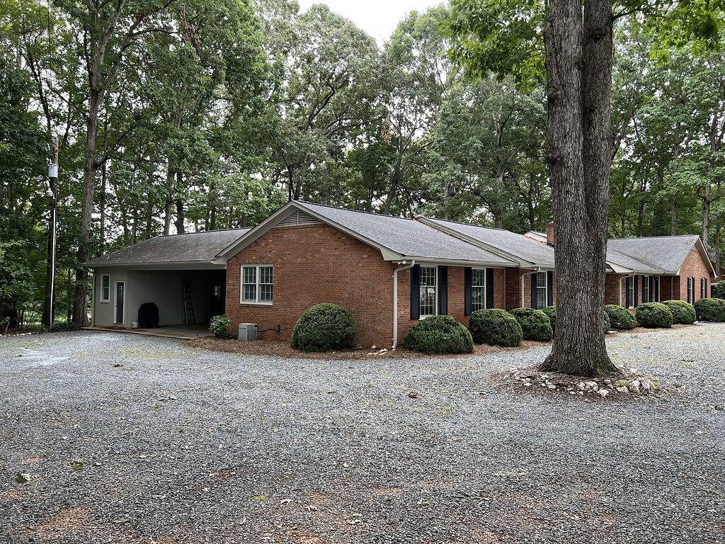 Cheerful 5 bedroom 3.5 bath very spacious home. in Wesley Chapel, Union County (NC)