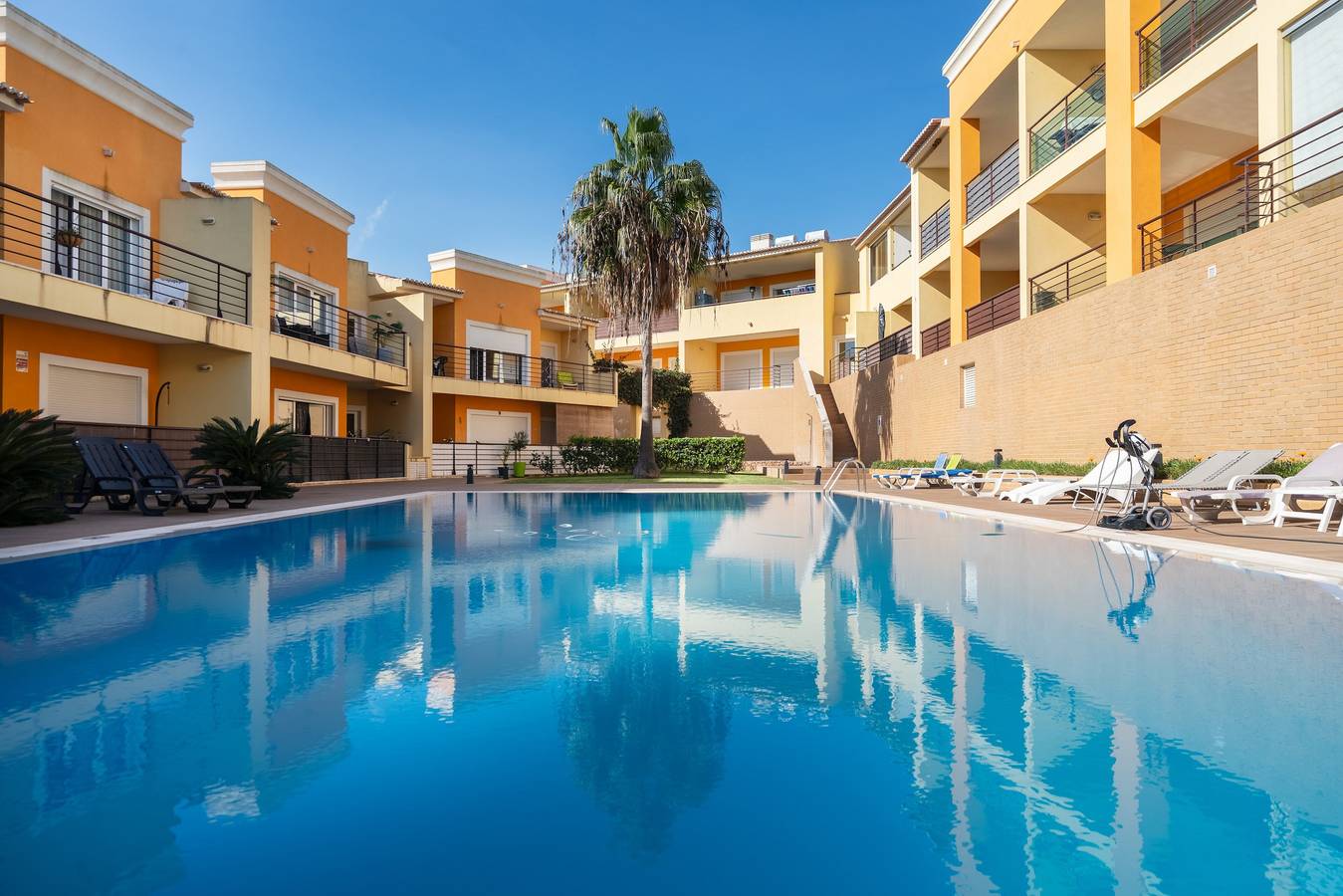 Ganze Wohnung, Komplettes Apartment in Guia, Portugal – Komfort im Herzen von Vale de Parra in Guia, Faro Distrikt
