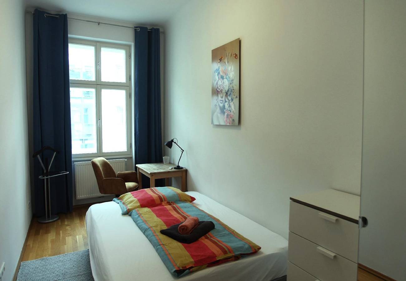 Entire holiday apartment, Central and quiet flat directly on the Augarten in Vienna, Vienna Woods