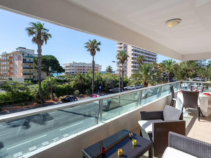 Gîte pour 6 personnes, avec terrasse dans Plage Du Lavandou Le Lavandou