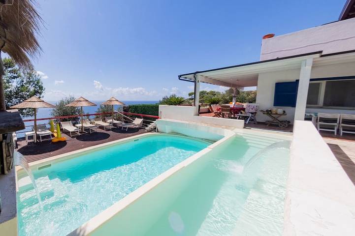 Villa für 17 Personen, mit Garten und Whirlpool - 1