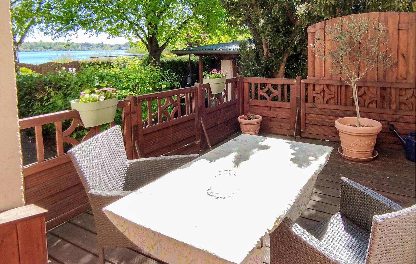 Apartamento vacacional entero, Moderno apartamento junto a la playa con aparcamiento e Internet in Waren (Müritz), Lago Müritz