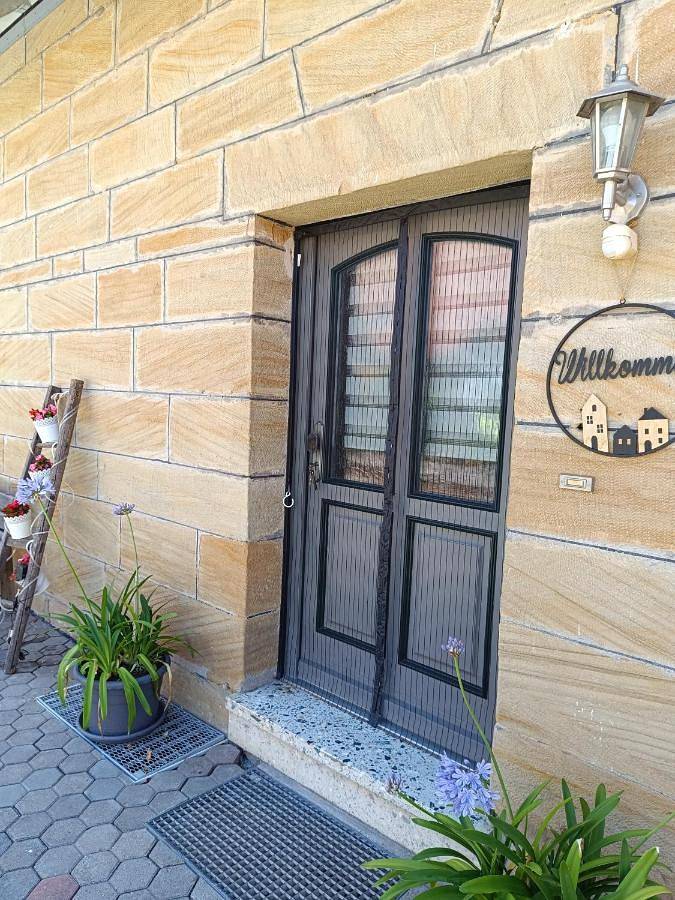 Ferienhaus Mitteldachstetten, ruhige Lage, kostenlos parken, Wlan free in Oberdachstetten, Romantische Straße