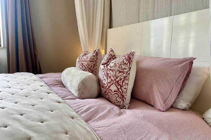 Waterside Cabin | Cavan Lakes | Hot Tub in County Cavan