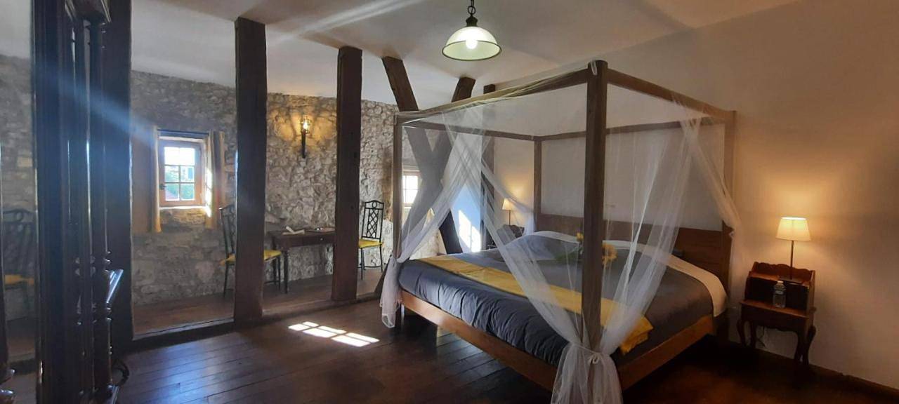 Deluxe Double or Twin Room in Issigeac, Périgord Pourpre