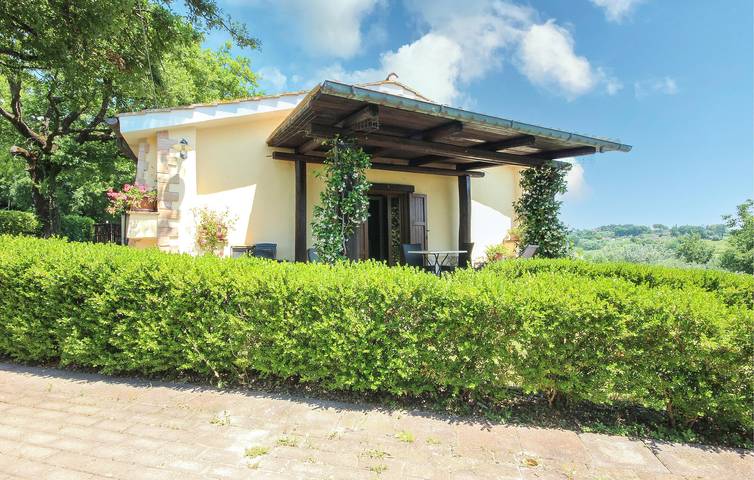 Gemütliche 200 m² große Ferienwohnung mit Pool und WLAN, 2 km vom Stadtzentrum von Selci entfernt in Selci, Rieti Provinz
