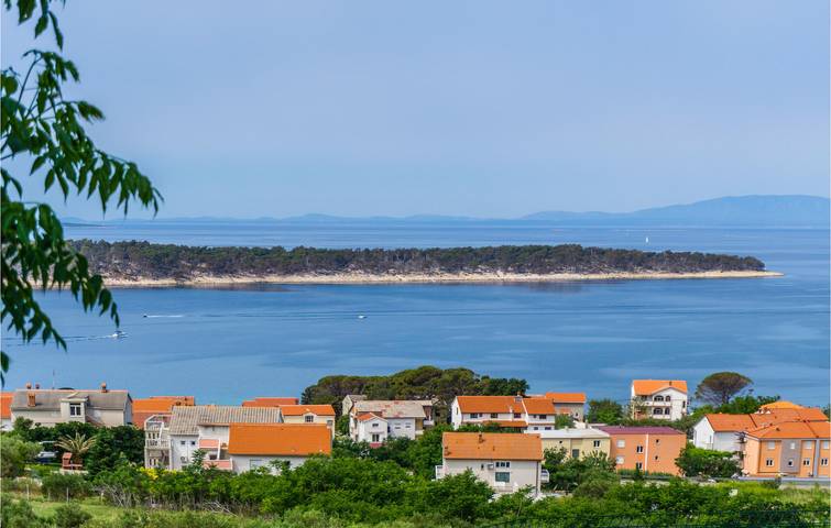 Gemütliche 2-Zimmer-Wohnung mit Terrasse, WLAN und Parkplatz in der Nähe von Barbat na Rabu in Barbat na Rabu, Rab