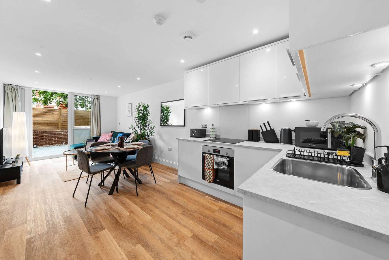 Entire apartment, Modern 1Br Apartment w Patio & Garden in Gravesend in Gravesend, Kent