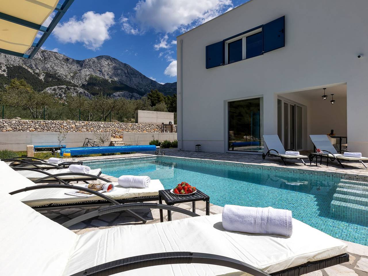 Modernes Ferienhaus in Zaostrog mit Beheiztem Pool in Zaostrog, Riwiera Makarska