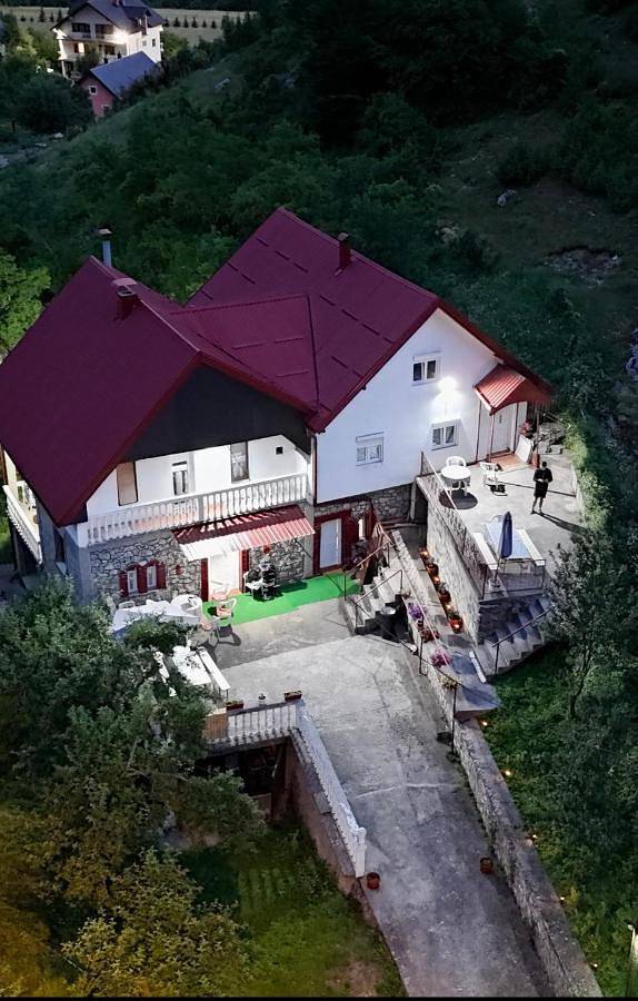 Maison d’hôte pour 2 personnes, avec Terrasse ainsi que Jardin et Vue dans Gusinje