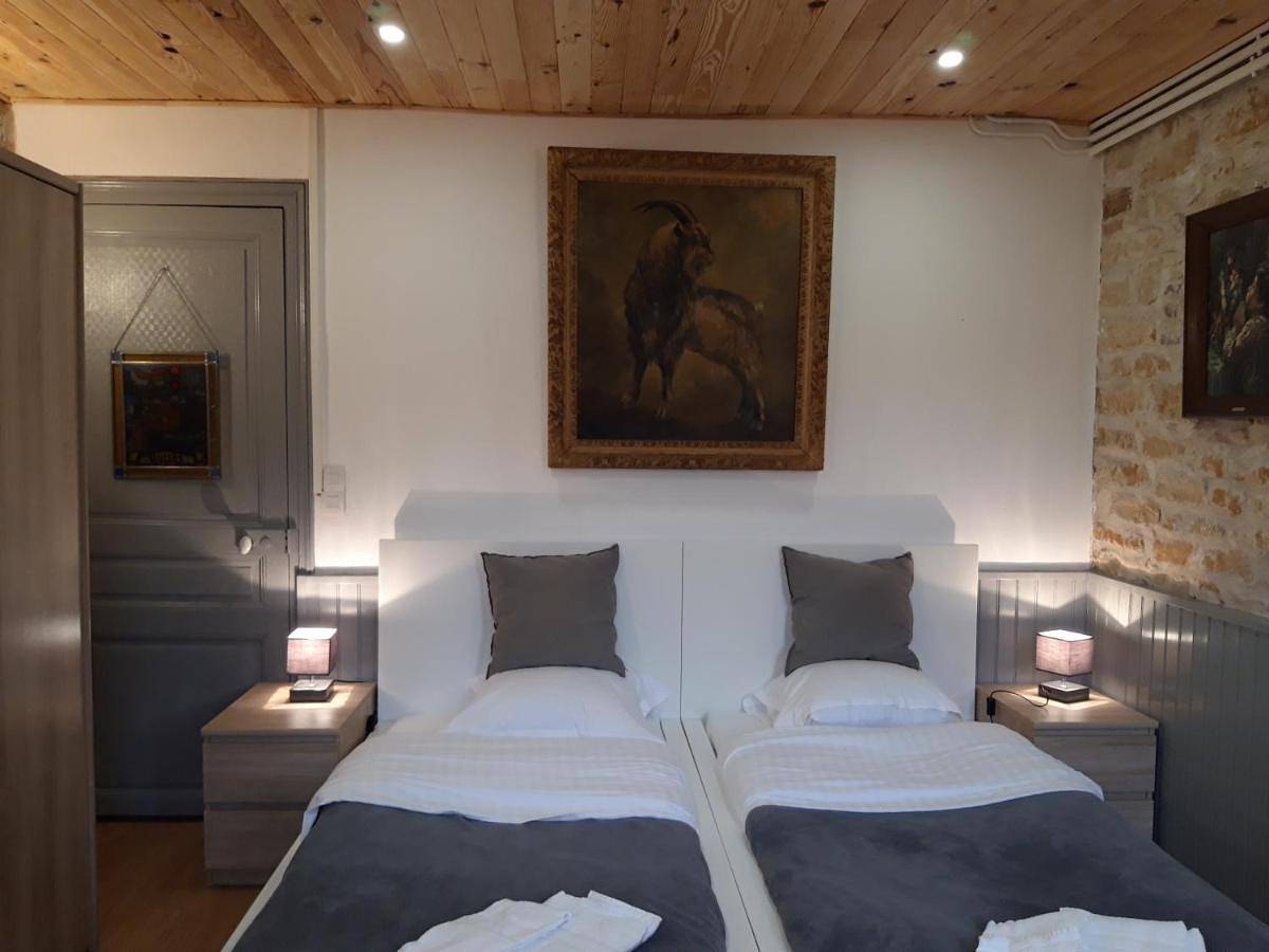Twin Room with Private Bathroom in Saint-Honoré-les-Bains, Parc naturel régional du Morvan