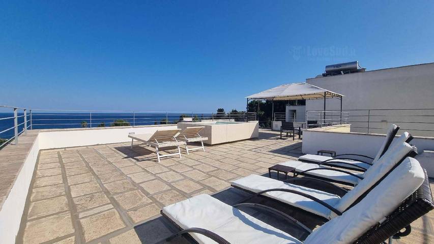 Location de vacances pour 6 personnes, avec jacuzzi et terrasse à Tricase - 4