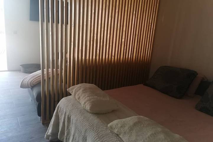 Gîte pour 4 personnes, avec jardin ainsi que terrasse et piscine à Aubord - 2