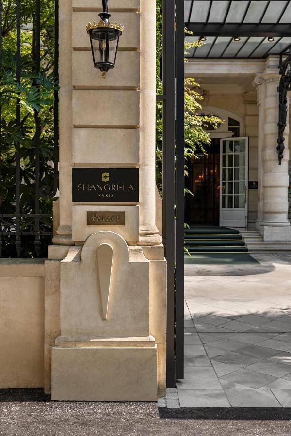Shangri-La Paris in Tour Eiffel, Paris