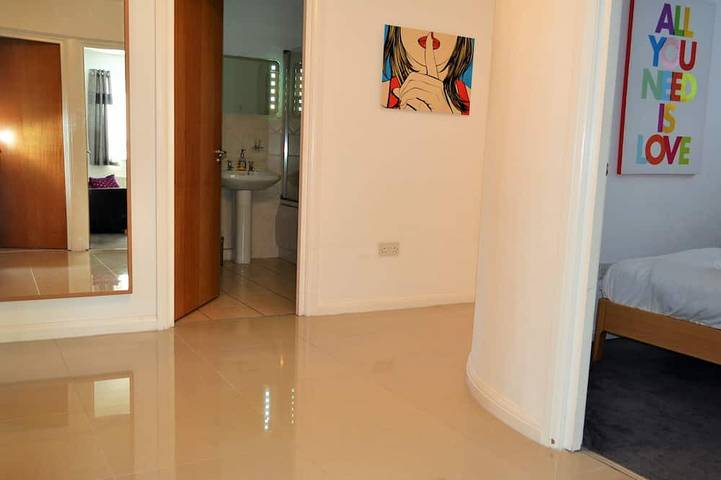 Holiday rental for 7 people, with balcony in Belfast