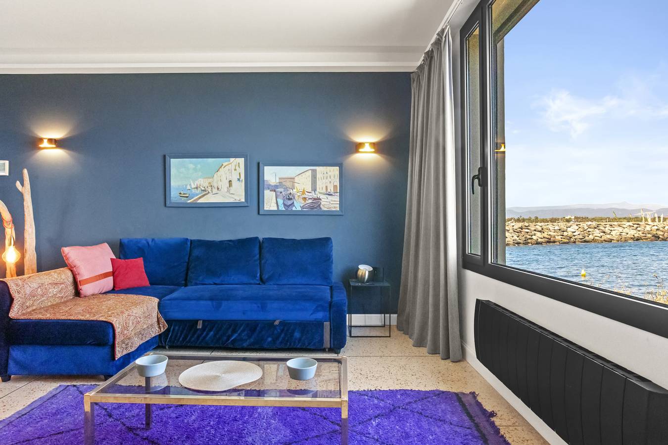 Ganze Wohnung, Appartement 'Unique Appartement direkt am Wasser' mit Wlan und Klimaanlage in Saint-Aygulf, Frejus