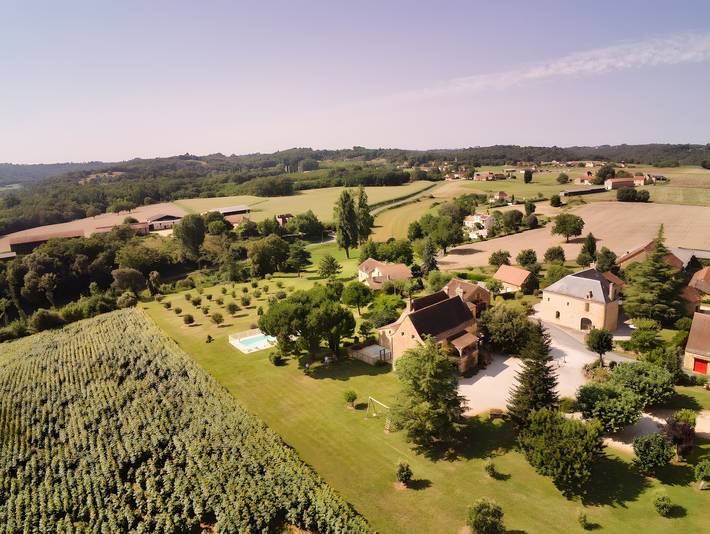 Chambre Clémentine - Romantisme et confort - Piscine partagée in Proissans, Périgord Noir