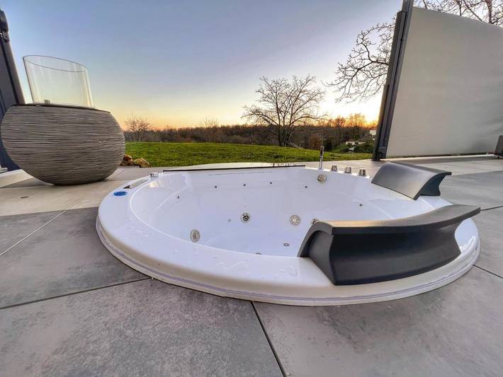 Hôtel pour 2 personnes, avec jacuzzi et jardin à Cherves-Richemont - 4