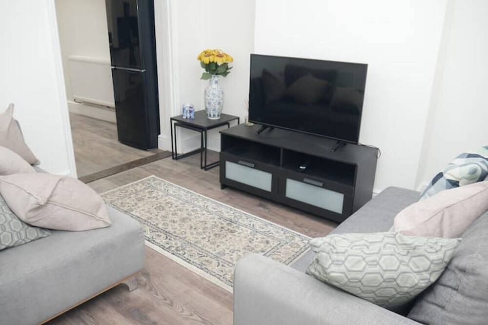 Apartment for 8 People in Northampton, Northamptonshire