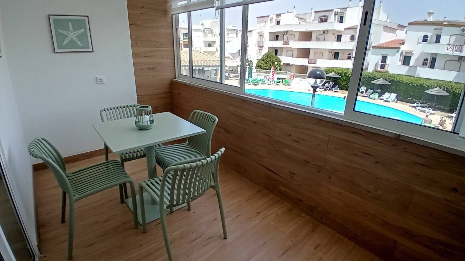Entire apartment, Pool Apartment with Shared Pool, Private Terrace, and Wi-Fi in Tavira, Tavira (Santa Maria)
