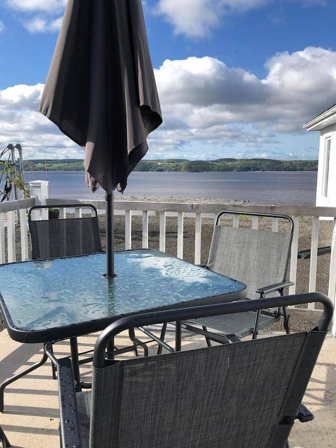 Location de vacances pour 4 personnes, avec vue et jardin à Saguenay