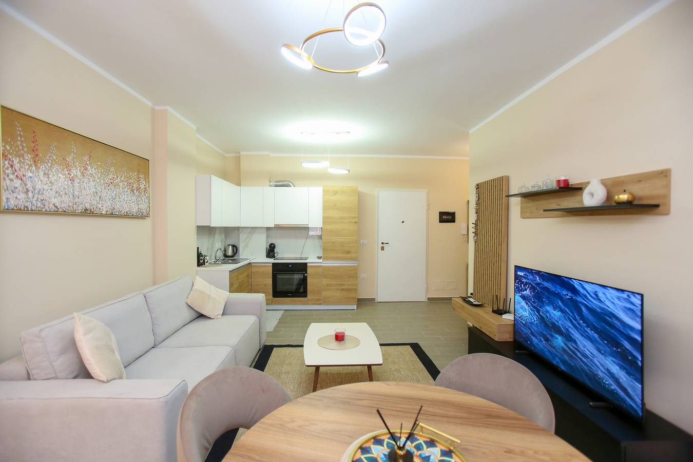 Apartamento entero, Apartamento de vacaciones para 4 personas con balcón in Vlorë (Ciudad), Vlorë