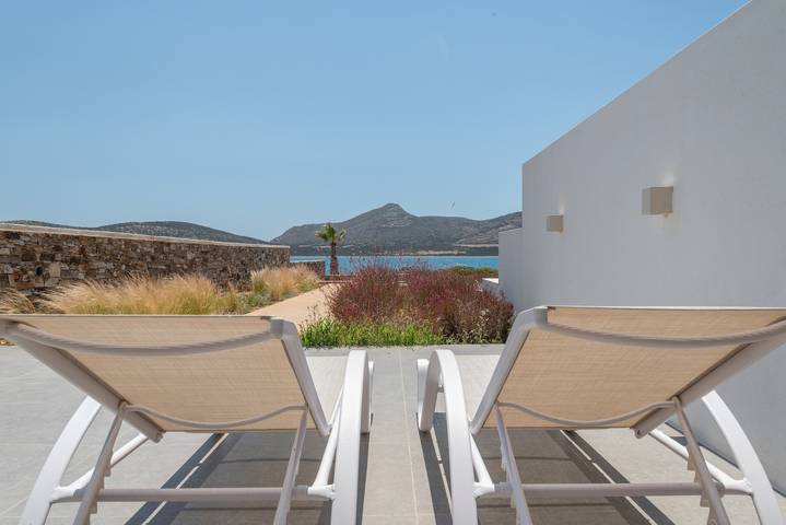 Villa for 4 people, with garden and lake view, child-friendly in Antiparos