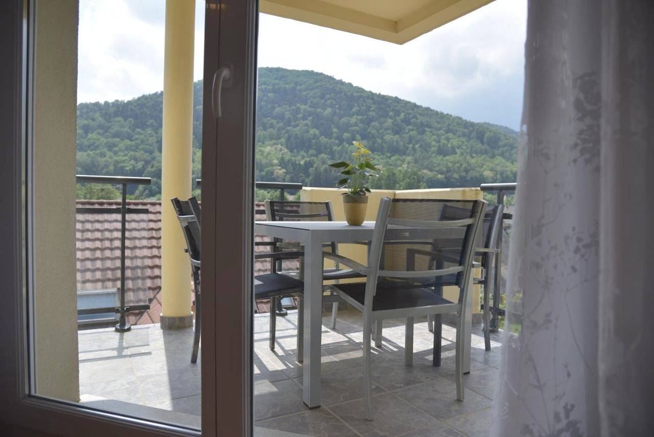 Appartement entier, Apartment with Mountain View in Kaysersberg, Parc naturel régional des Ballons des Vosges