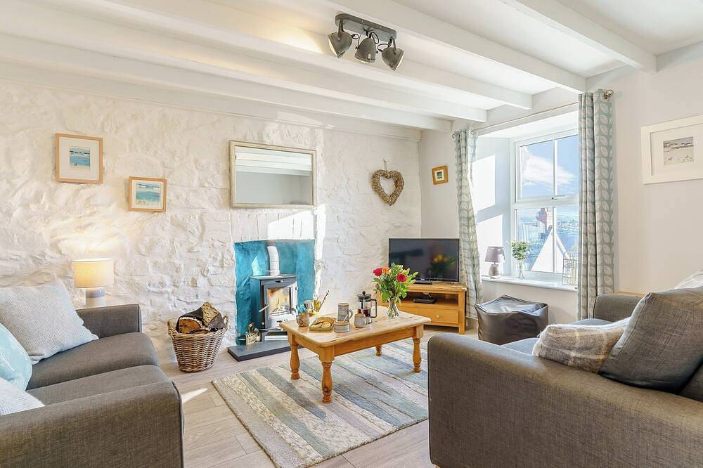 Picked for its wonderful character and charm and stunning sea views to enjoy. in Goodwick, Pembrokeshire