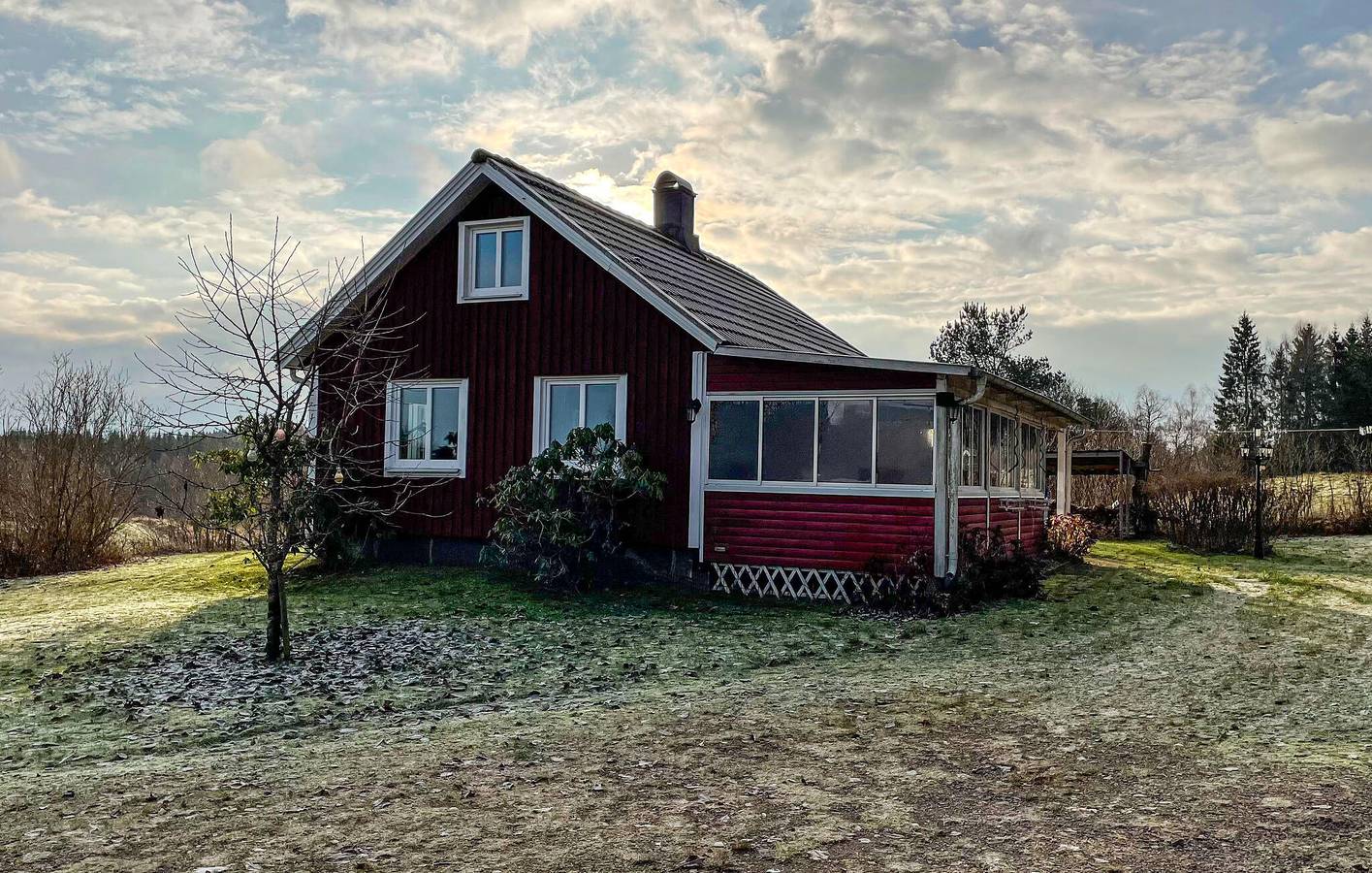 Ferienhaus für 6 Personen mit Terrasse in Västergötland