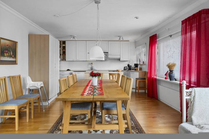 Ganze Wohnung, Ferienwohnung für 8 Personen mit Balkon in Rovaniemi, Lappland