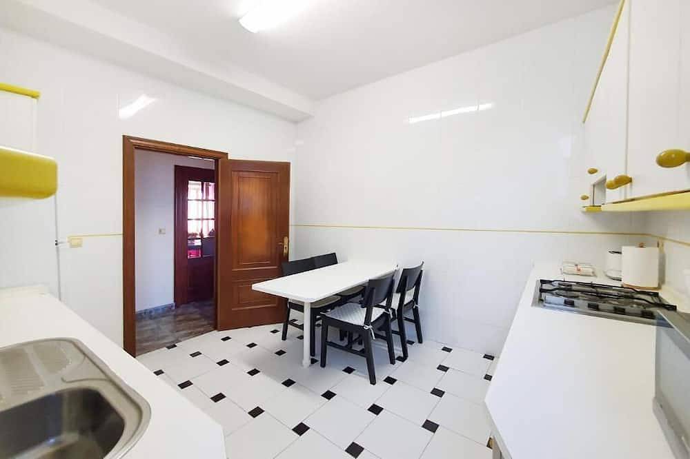 Entire apartment, La Casa de Ana is located in an old salting factory dating back to 1805. in Fisterra, Costa da Morte