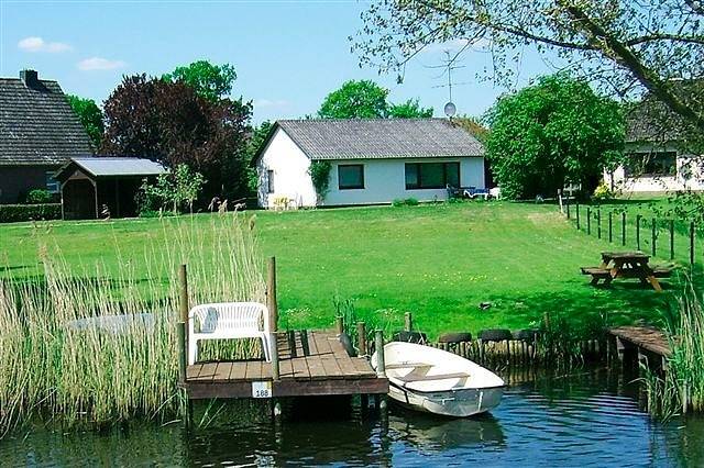 Ferienhaus für 4 Personen, mit Terrasse und Garten sowie Sauna am Nord-Ostsee-Kanal