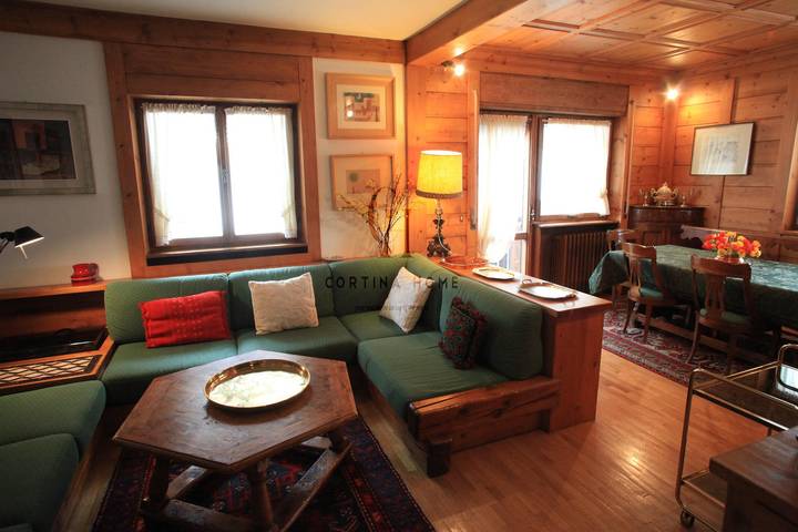 Appartamento per 5 persone, con balcone e giardino nonché panorama in Cortina d'Ampezzo e dintorni