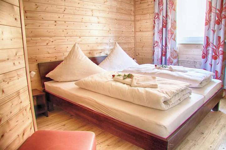 Ganze Wohnung, Am Wald gelegenes Ferienhaus (70 m2) mit Holzterrasse in Markt Nordheim, Steigerwald