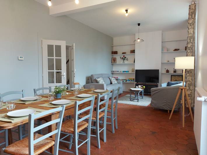 Charming Village Home with Garden, Terrace, BBQ, Billards & Near Nature Park in Crucey-Villages, Dreux region